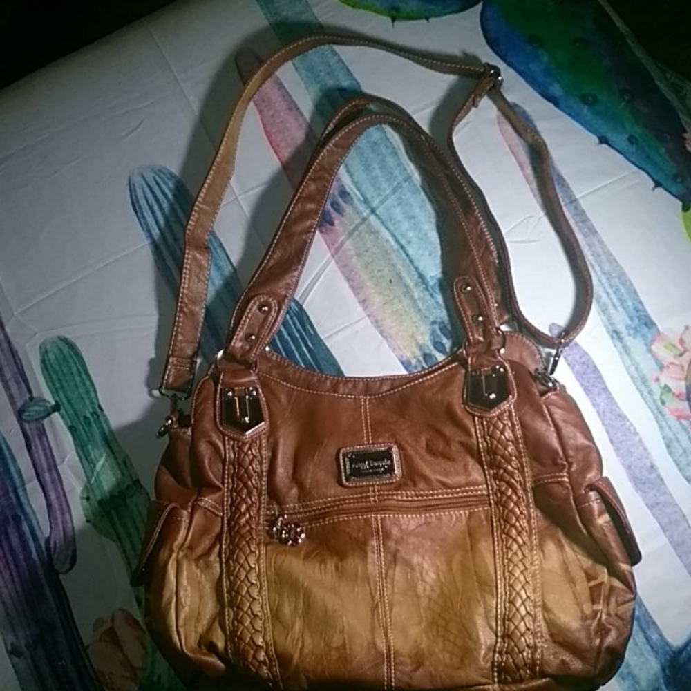 Brown Angel Barcelo purse w lots of compartments